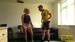 Reproducir Milf tatuada Louise Lee recibe una follada dura con una gran polla