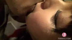 Afspelen Elektrisch orgasme: dubbel genot van Aziatische babe met vingeren en vibrator in cowgirl en op z'n hondjes