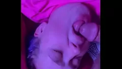 Odtwórz Zakręcona amatorka PAWG robi oszałamiającego loda grubemu białemu kutasowi, pokazując swoje niesamowite umiejętności ssania