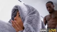 Reproduzir Filmes xxx com uma prostituta fazendo sexo no ônibus