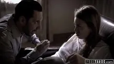 Ele briga com sua esposa e depois fode brutalmente