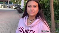 Jouer Un'adolescente innocente si scopa sua nonna