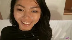 Asiatica petrece noaptea cu un negru dotat