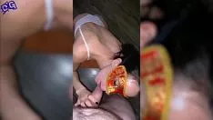 Play The teenager who sucks the dick of her friend who is very gifted and laughs at her