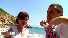 Oynat Çok hoş bir genç kadını, yaşlı bir adamı sikeyim