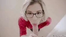 تشغيل تم إنشاؤها باستخدام كس فاتح للشهية للغاية، وهي جاهزة للعق البظر