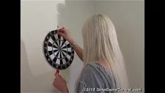 Reproducir Estoy hechizando a esta adolescente para que se desnude y tenga un intenso juego sexual con