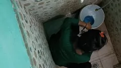 Reproducir Encuentro humeante en el baño con Desi Teen Tabassum