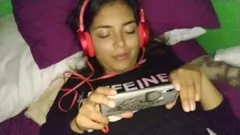 Jouer Feticismo porno di una teenager latina soddisfatto con una calda azione fatta in casa