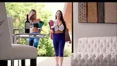 Redare Porno Cu Profa De Yoga Si Eleva Sexy