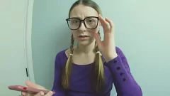Afspelen Bad Boy verandert nerdy meisje in een cum-slut: een spookachtige rollenspel fantasie