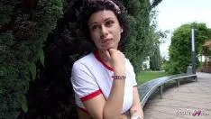 Odtwórz Dziwka zabrana ze związku zapłaciła za seks analny