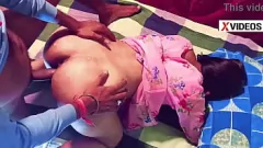 Afspelen Desi Girl's Wild Doggystyle Ride in hardcore creampie ontmoeting