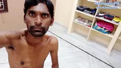Oynat Rajesh Playboy 993'ün buharlı banyo turu: Big Cock Mastings Off & Ass Show
